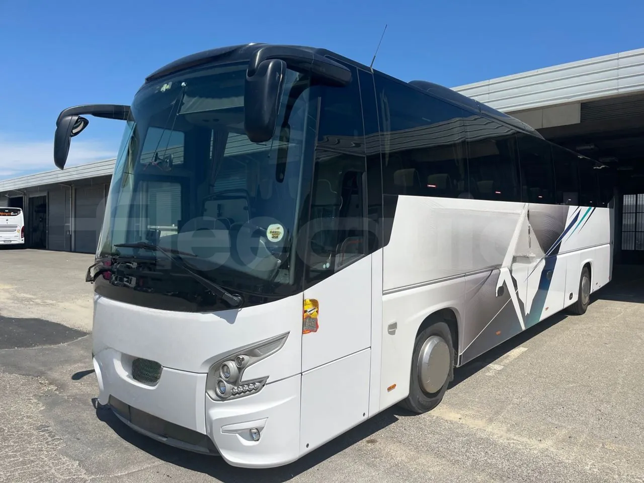 Vdl Futura FH D2 - EUR6/320KW/12.87 MT - 3/4 front left (mandatory for bus to scrap)