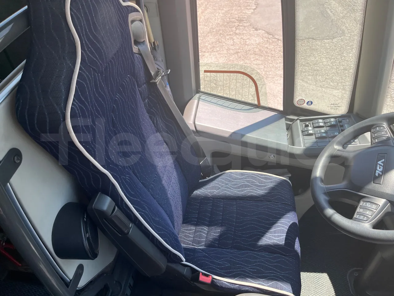 Vdl Futura FH D2 - EUR6/320KW/12.87 MT - driver's seat photo (mandatory for bus to scrap)