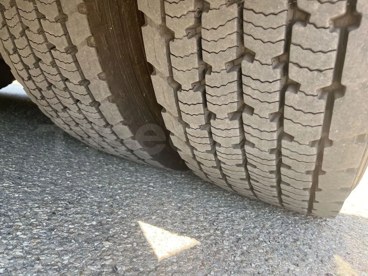 Vdl Futura FH D2 - EUR6/320KW/12.87 MT - tread condition second axle tires left