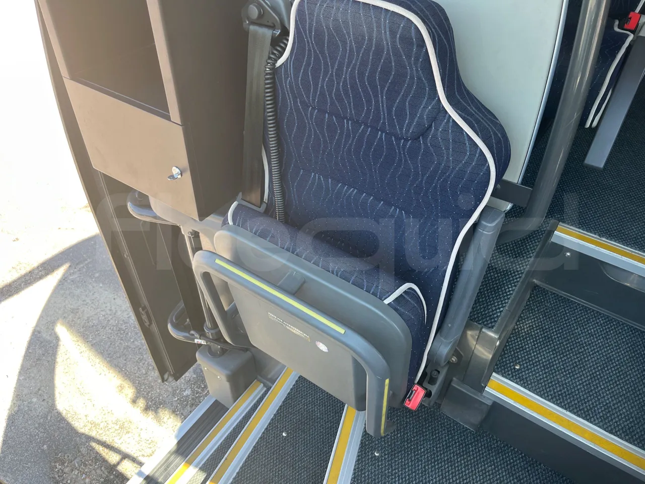 Vdl Futura FH D2 - EUR6/320KW/12.87 MT - hostess seat photo