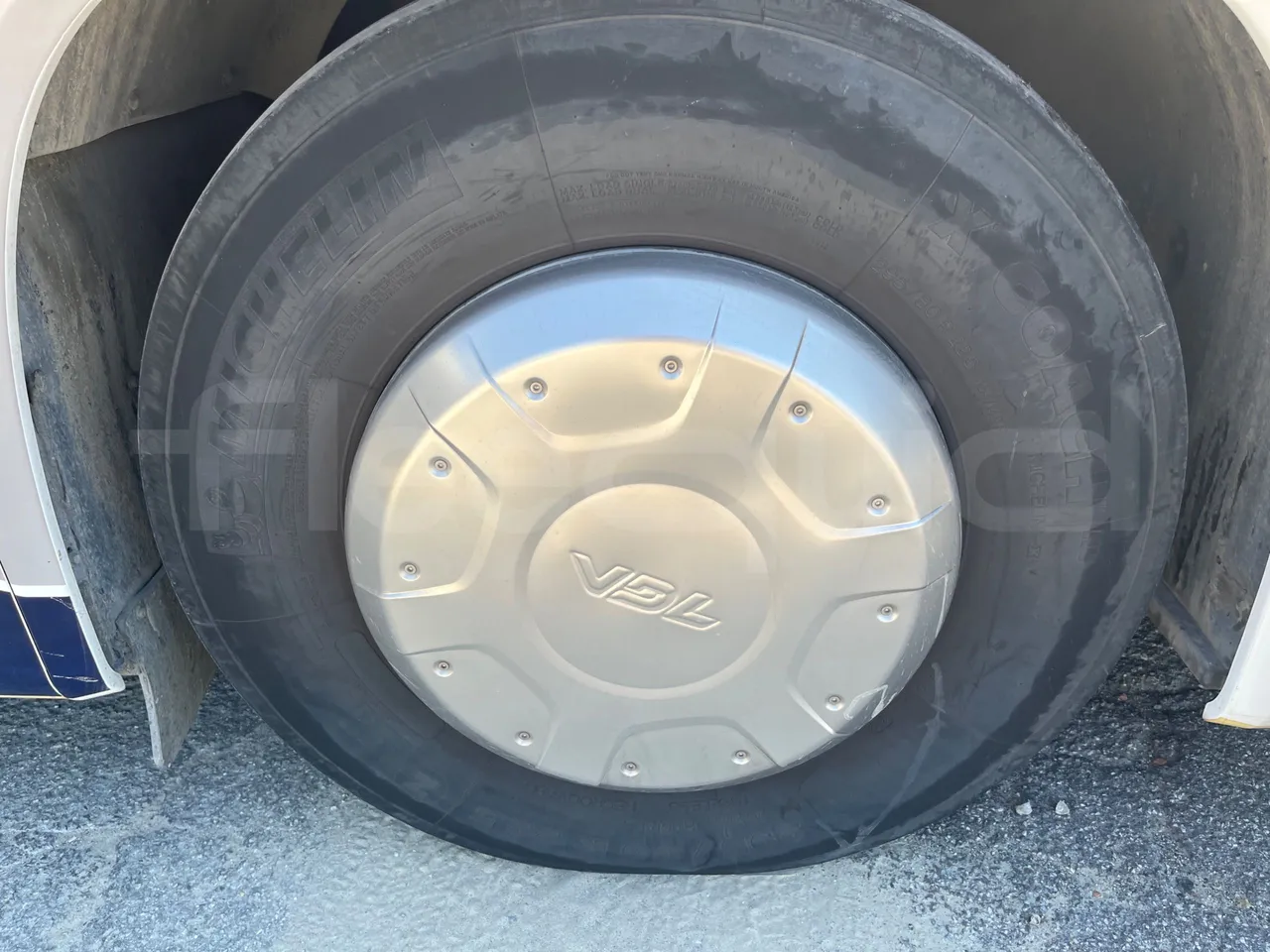 Vdl Futura FH D2 - EUR6/320KW/12.87 MT - front left tire measurements