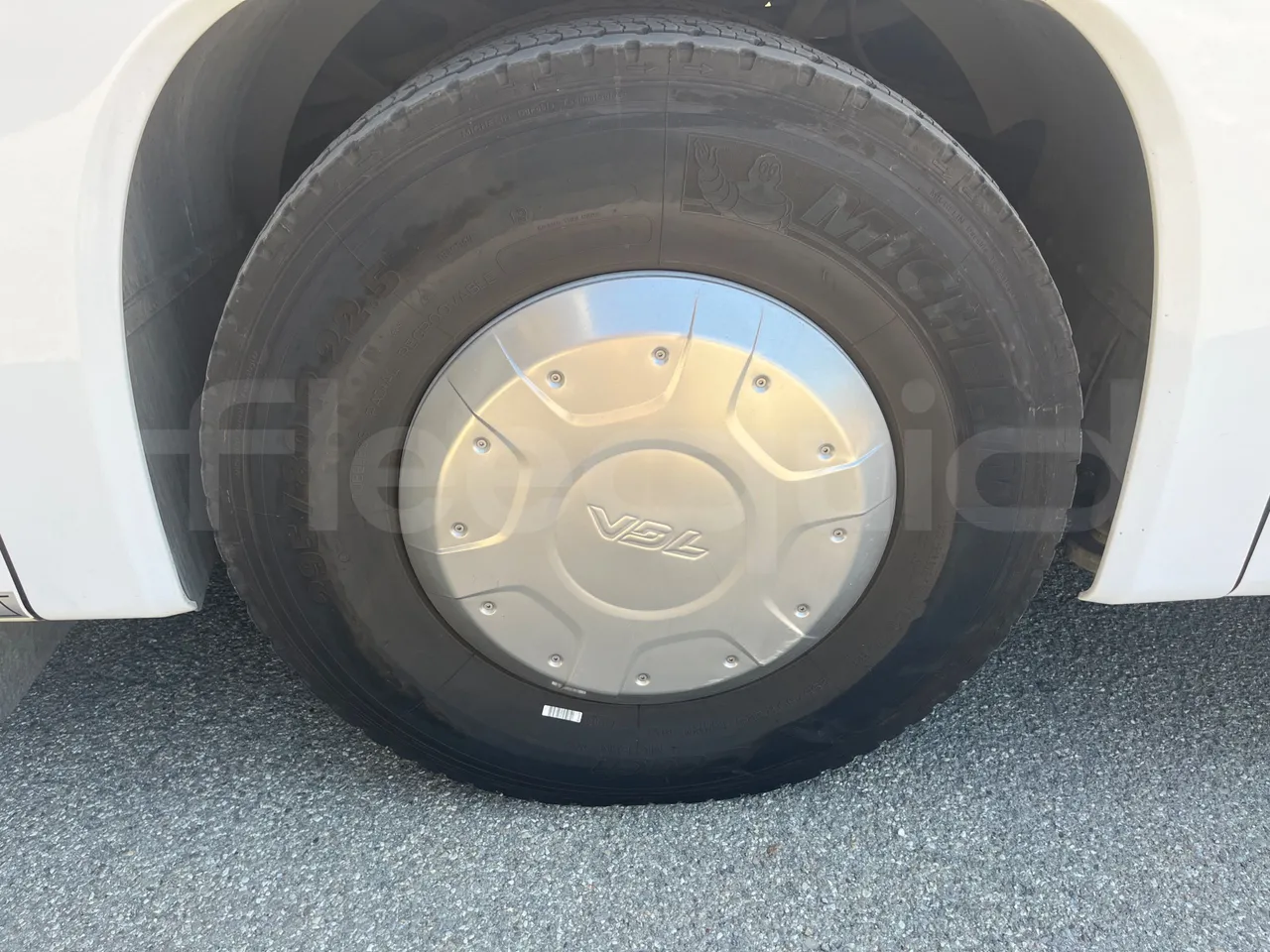 Vdl Futura FH D2 - EUR6/320KW/12.87 MT - rear left tire photo