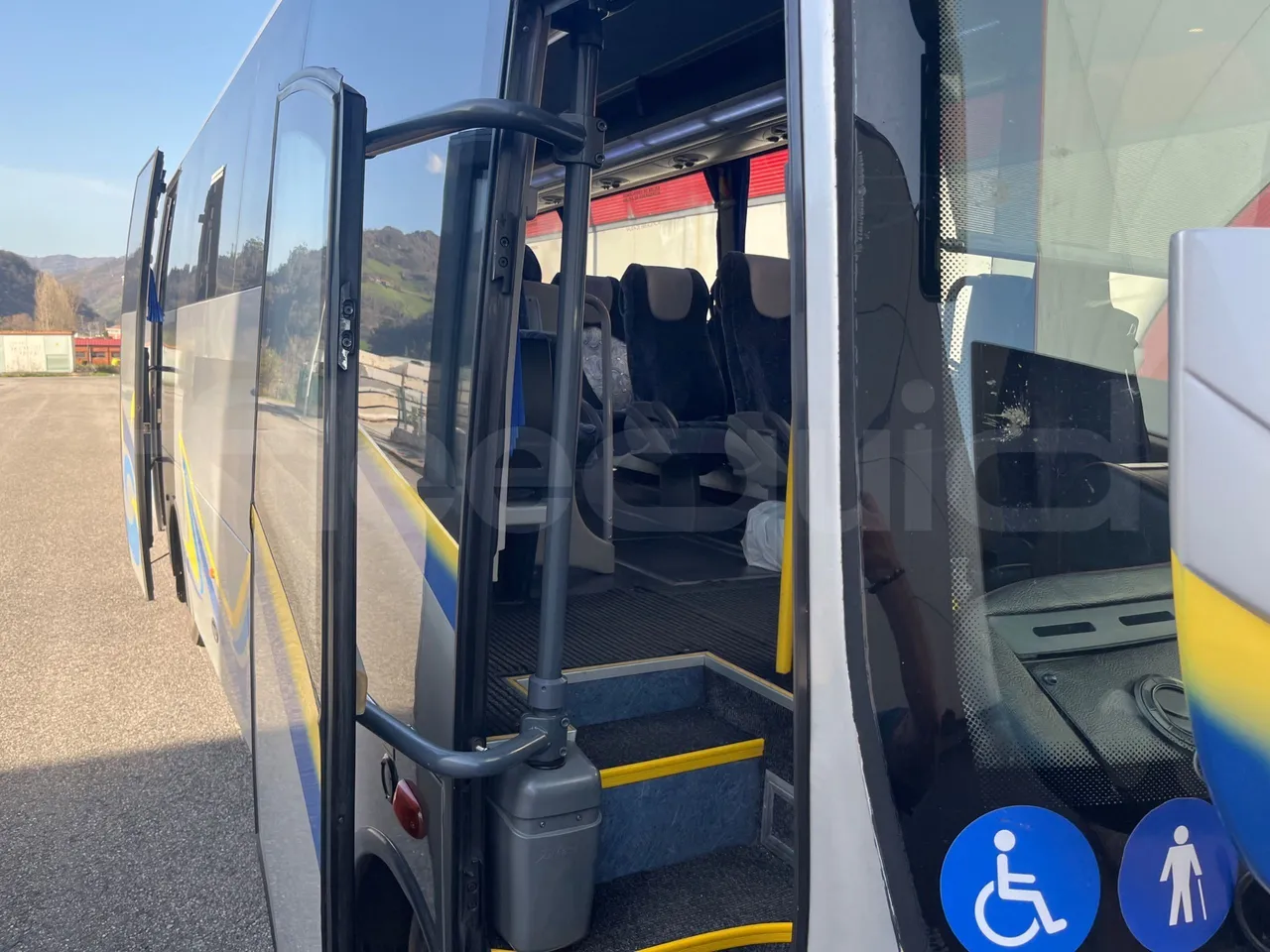 Man Andecar VII.1 12250 FOCL - Euro 5 - 184 kW - 9,470 mt - door mechanism photo