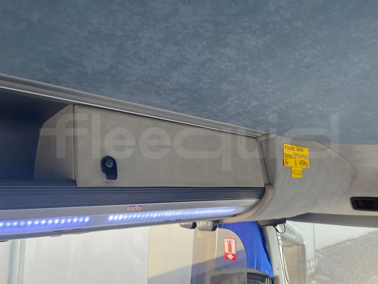 Man Andecar VII.1 12250 FOCL - Euro 5 - 184 kW - 9,470 mt - overhead compartments photo