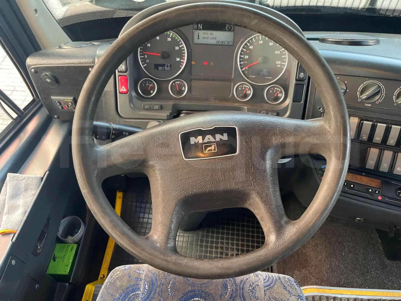 Man Andecar VII.1 12250 FOCL - Euro 5 - 184 kW - 9,470 mt - steering wheel photo