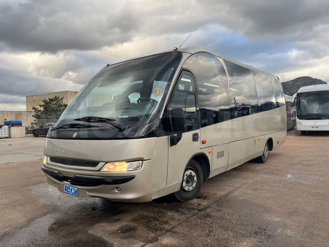 Iveco Mago2 A1AF11B - Euro3 - 154kW - 8.850mt - 3/4 front left