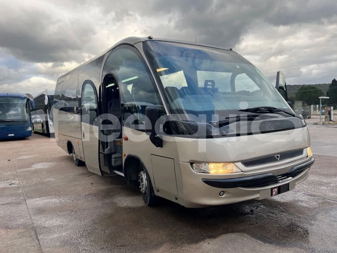 Iveco Mago2 A1AF11B - Euro3 - 154kW - 8.850mt - 3/4 right front doors open