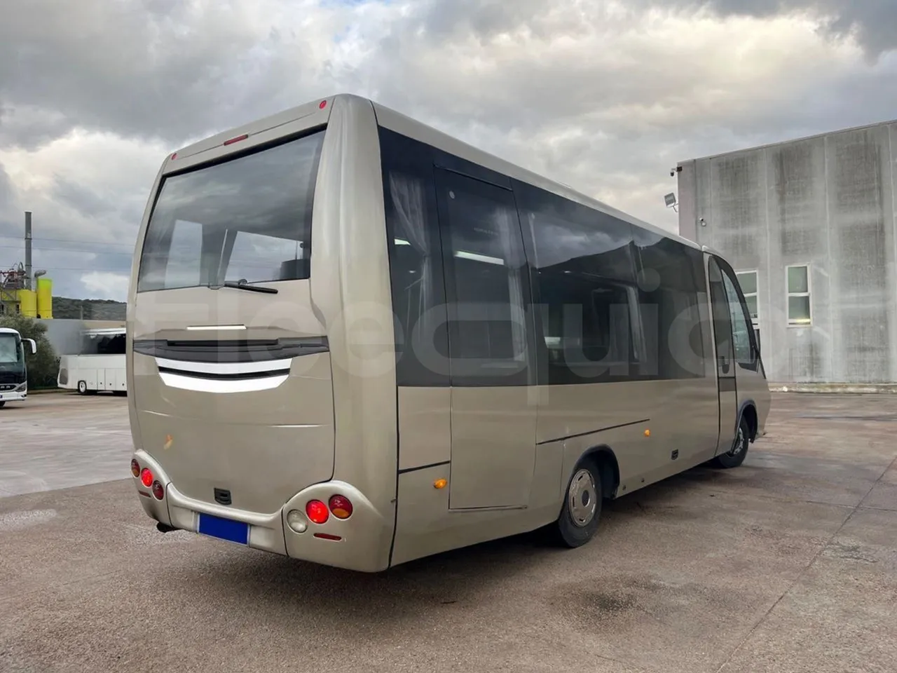 Iveco Mago2 A1AF11B - Euro3 - 154kW - 8.850mt - 3/4 right rear doors closed