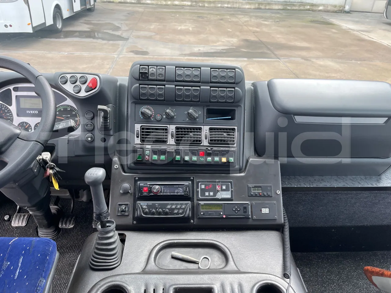Iveco Mago2 A1AF11B - Euro3 - 154kW - 8.850mt - radio accessories photo