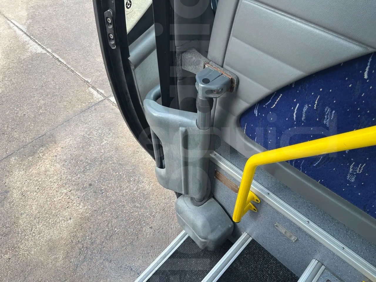 Iveco Mago2 A1AF11B - Euro3 - 154kW - 8.850mt - door mechanism photo