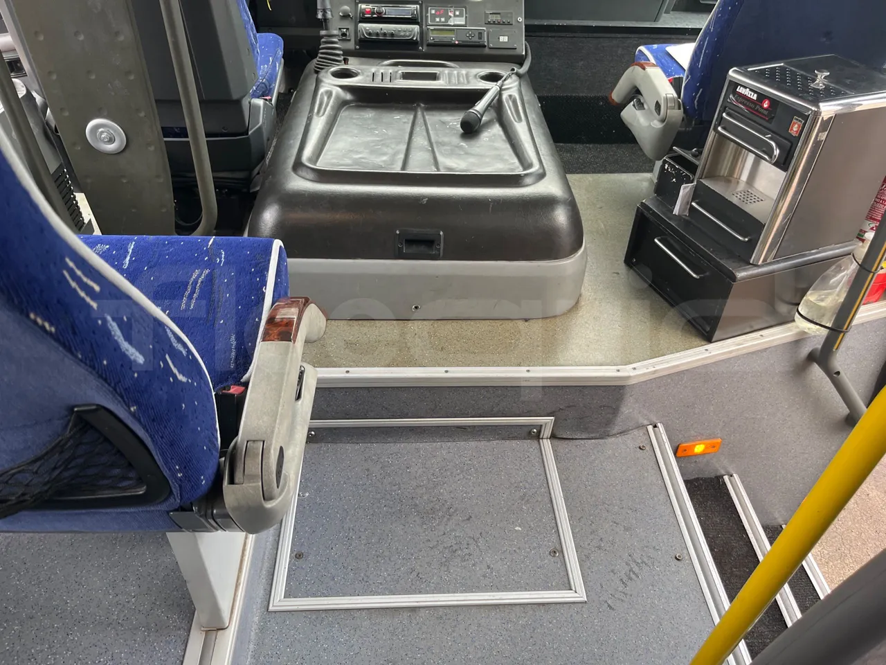 Iveco Mago2 A1AF11B - Euro3 - 154kW - 8.850mt - floor hatches photo