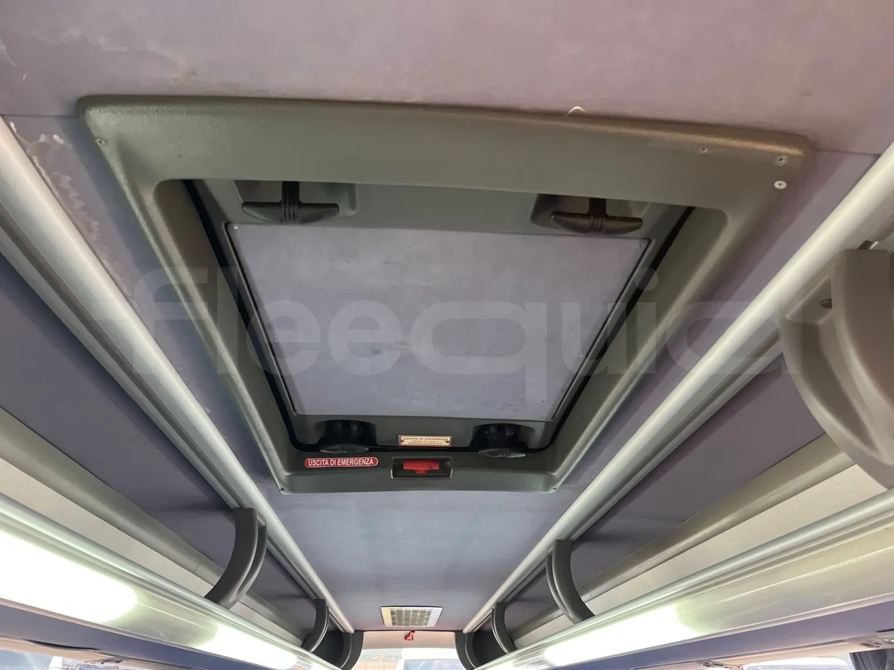 Iveco Mago2 A1AF11B - Euro3 - 154kW - 8.850mt - roof hatch 1