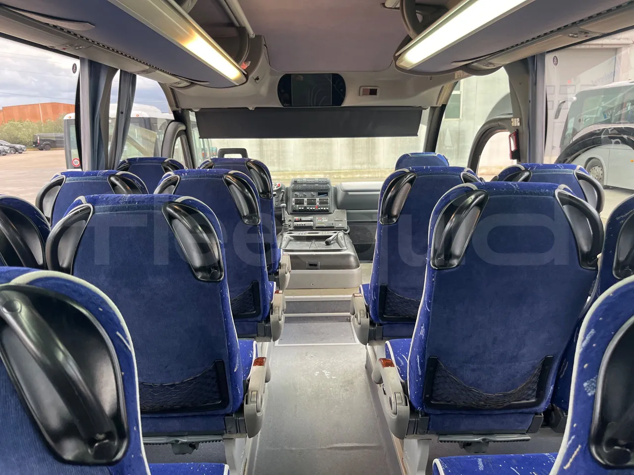 Iveco Mago2 A1AF11B - Euro3 - 154kW - 8.850mt - forward view middle aisle