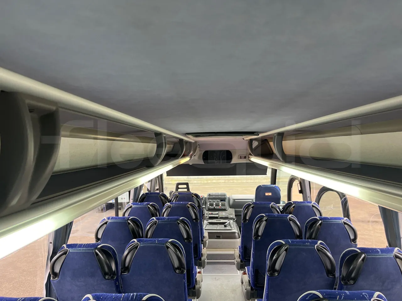 Iveco Mago2 A1AF11B - Euro3 - 154kW - 8.850mt - overhead compartments photo