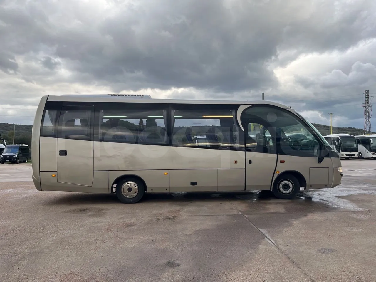 Iveco Mago2 A1AF11B - Euro3 - 154kW - 8.850mt - right side doors closed