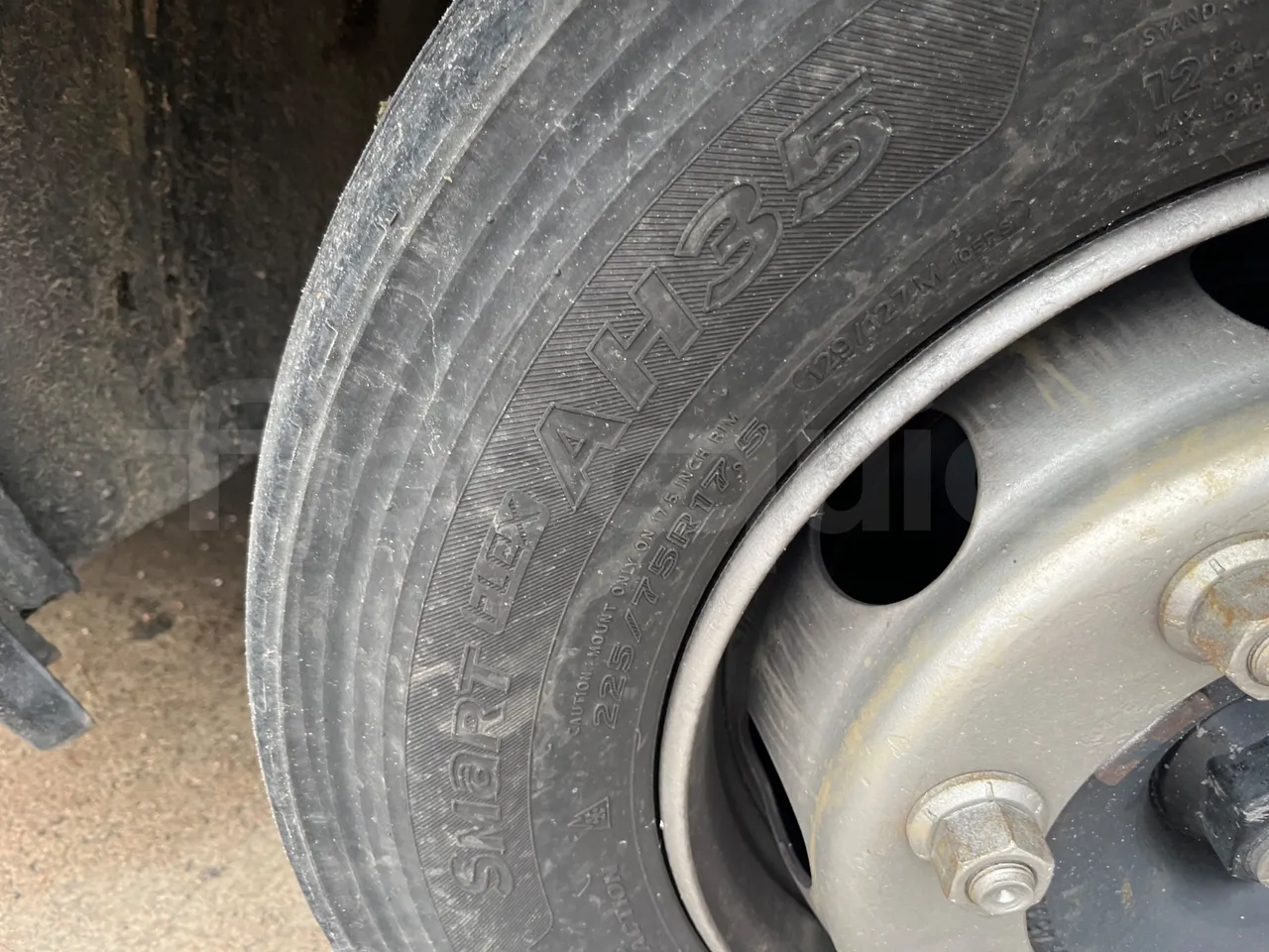 Iveco Mago2 A1AF11B - Euro3 - 154kW - 8.850mt - front left tire measurements