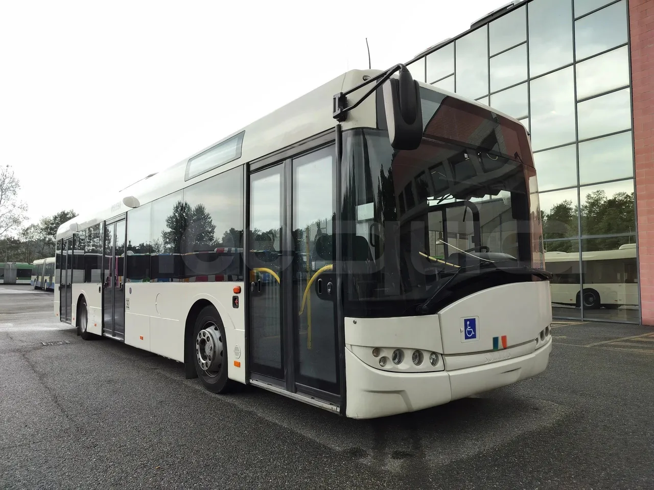 Solaris Urbino - front photo