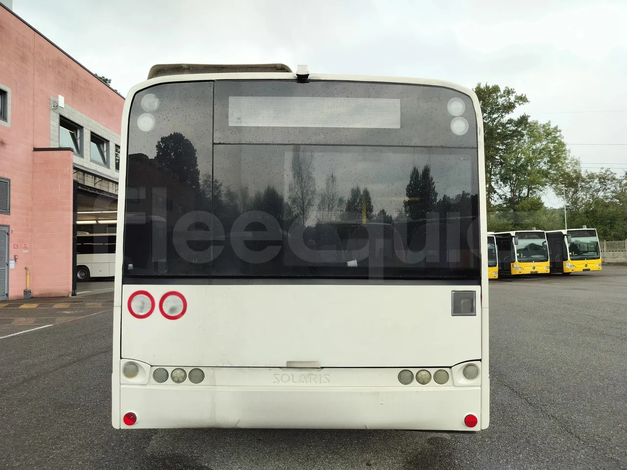 Solaris Urbino - rear hatch closed