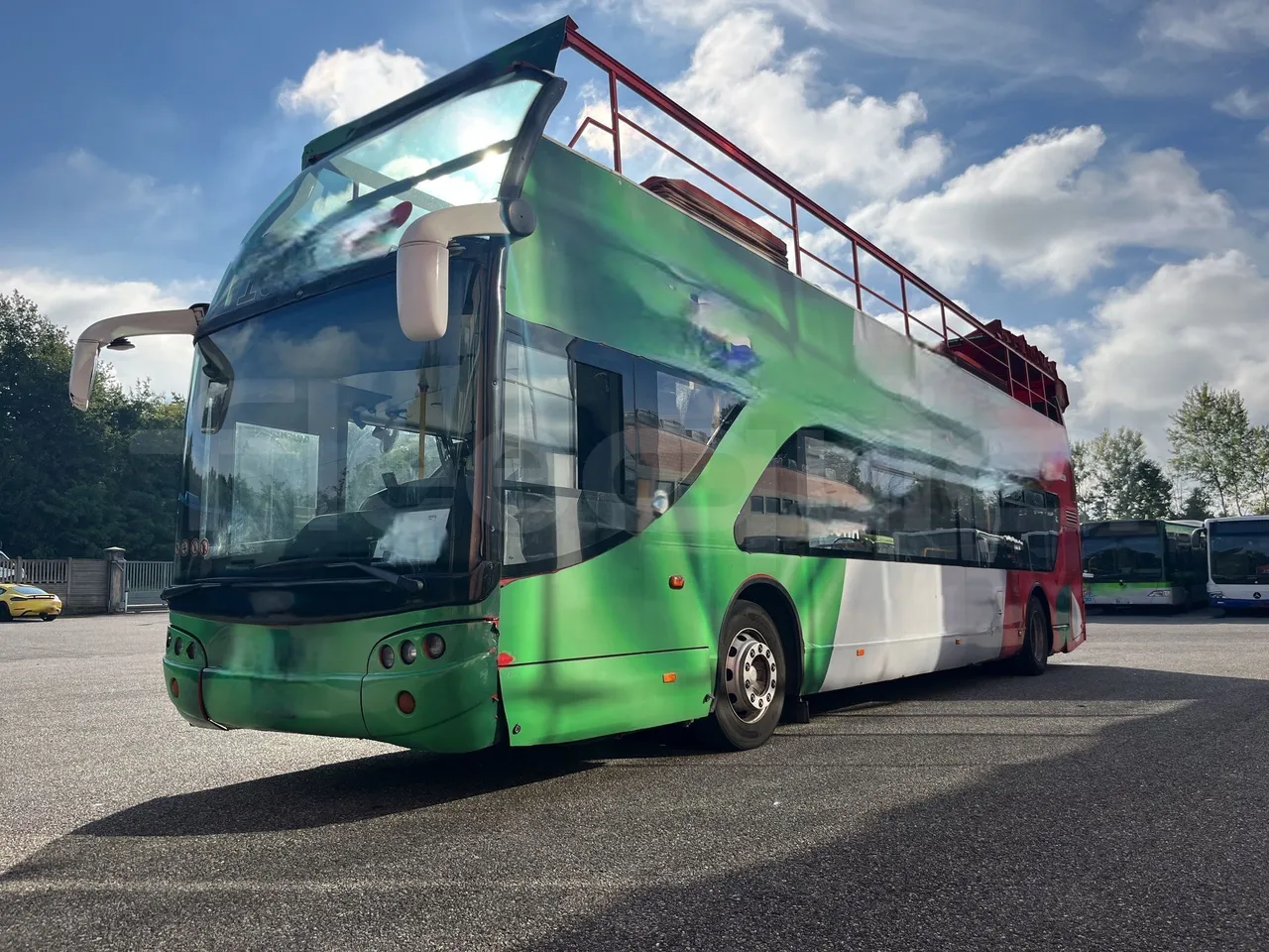 Volvo B9 - 3/4 Front Left Side