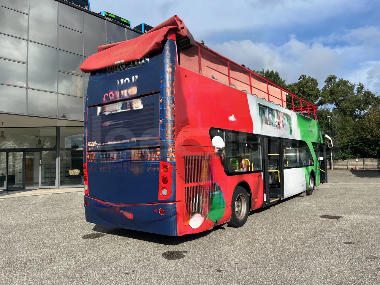 Volvo B9 - 3/4 Rear Right Side Doors Open