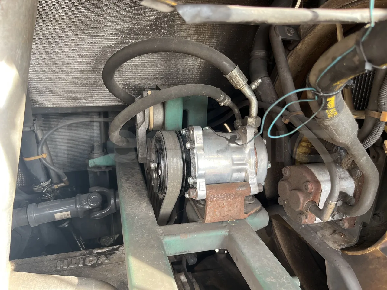 Volvo B9 - Air Conditioning Compressor
