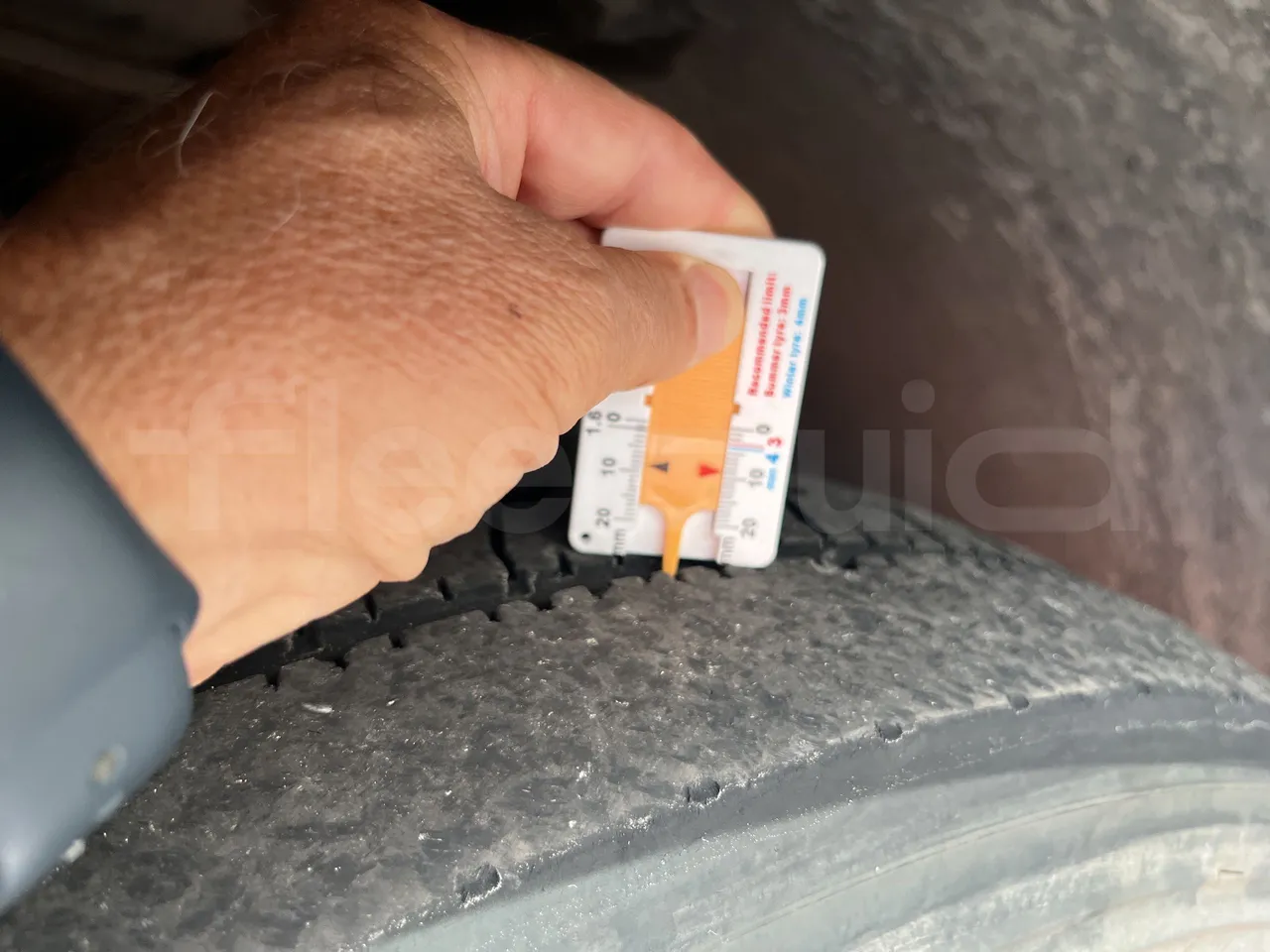 Volvo B9 - First Axle Left Side: Tyre Thickness