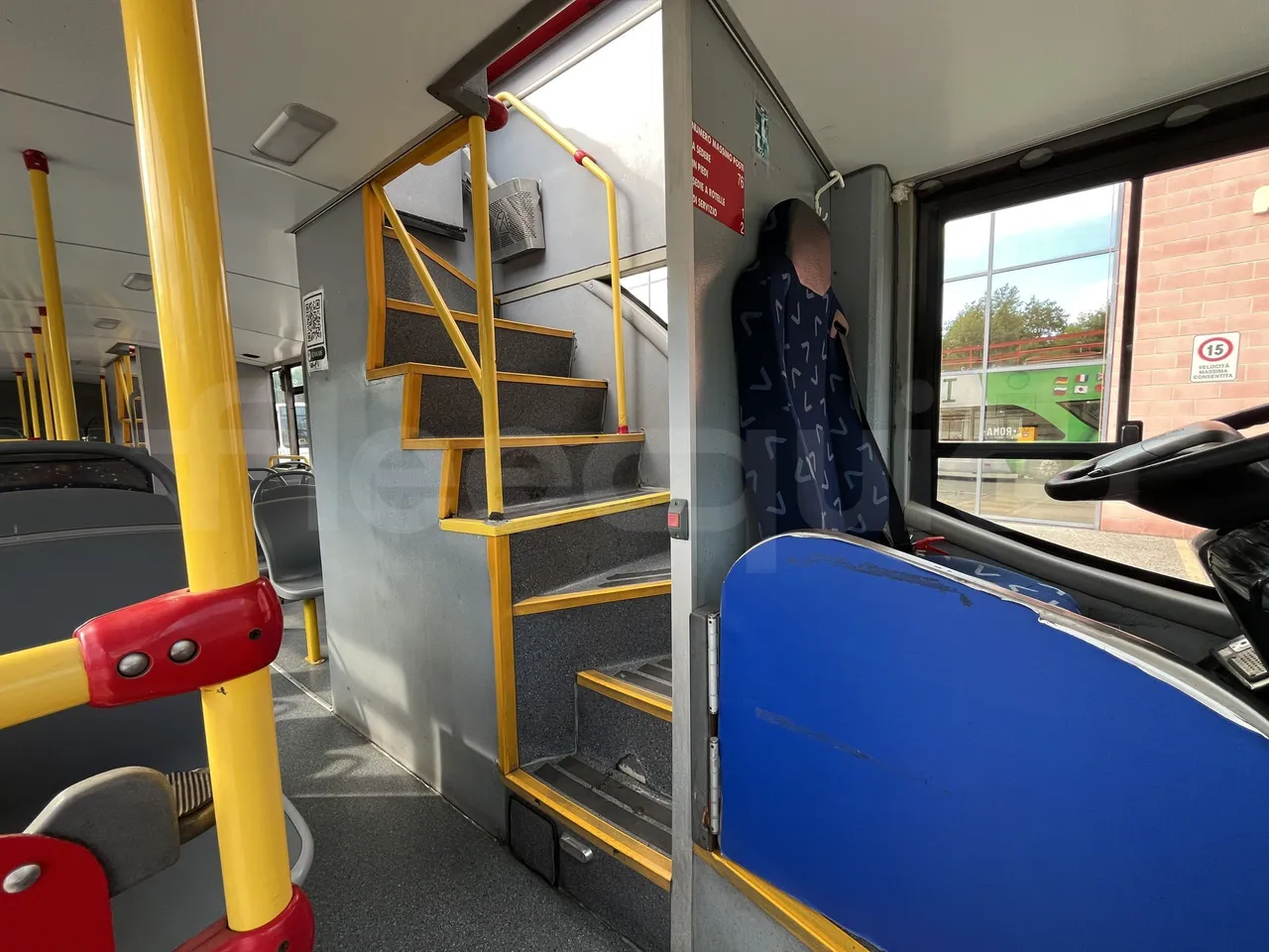 Volvo B9 - Ladder 1