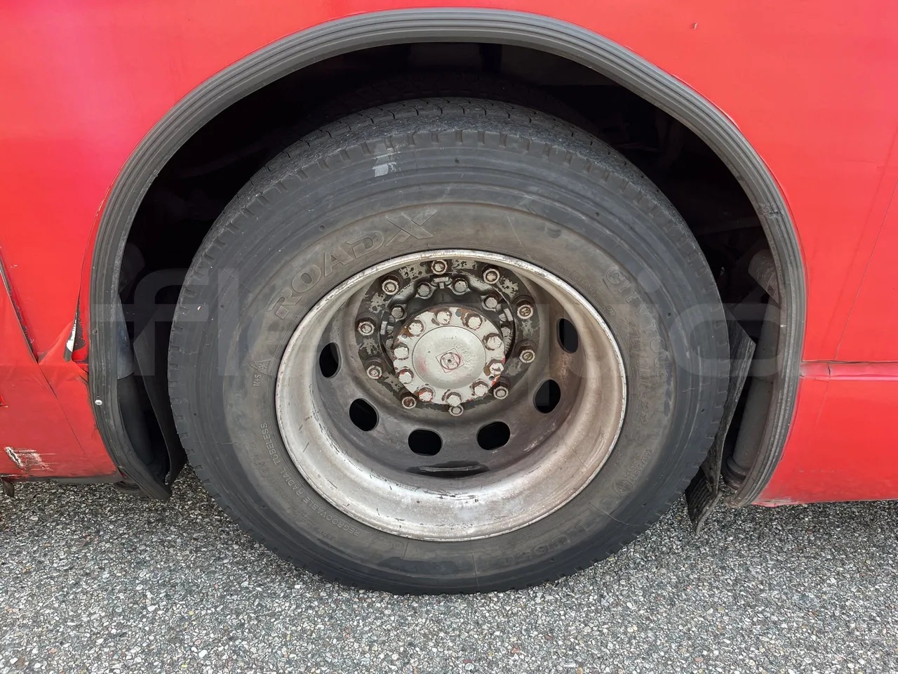 Volvo B9 - Second Axle Left Side: Complete Wheel
