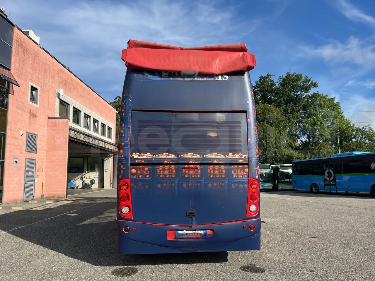 Volvo B9 - Rear