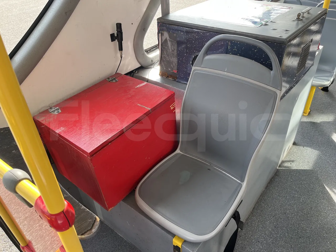 Volvo B9 - Hostess Seat