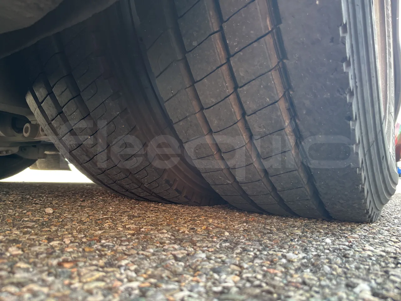 Volvo B9 - Second Axle Left Side: Tyre Tread
