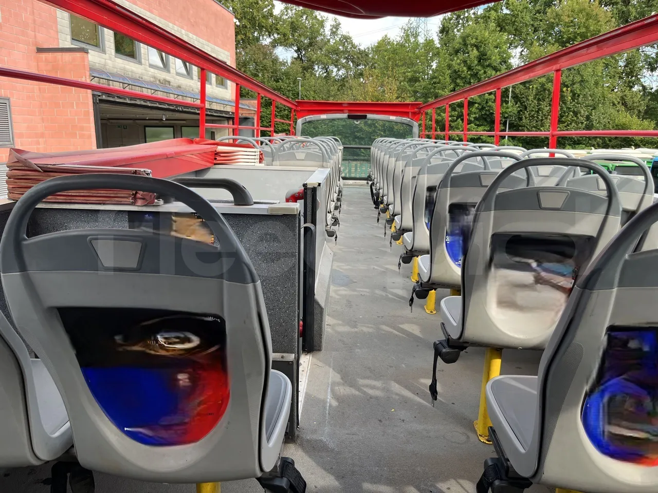 Volvo B9 - Second Floor: Forward Seats From End Position