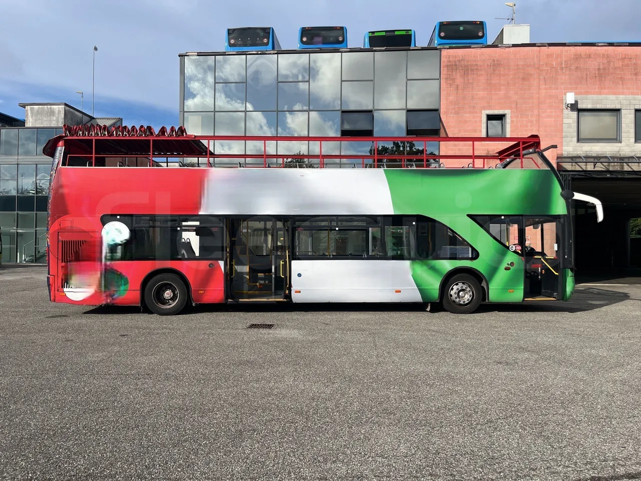 Volvo B9 - Right Side Doors Open