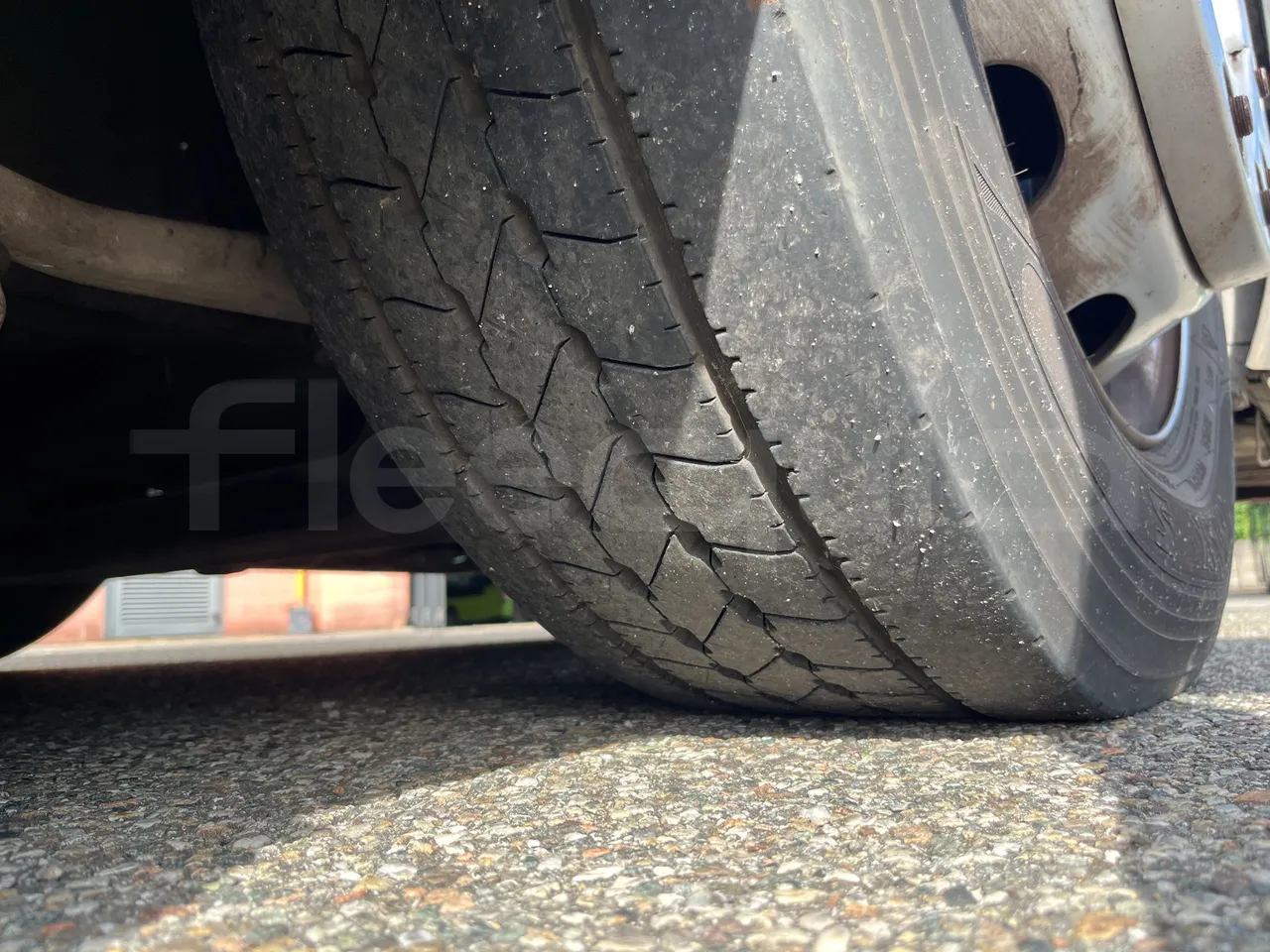 Volvo B9 - Third Axle Left Side: Tyre Size