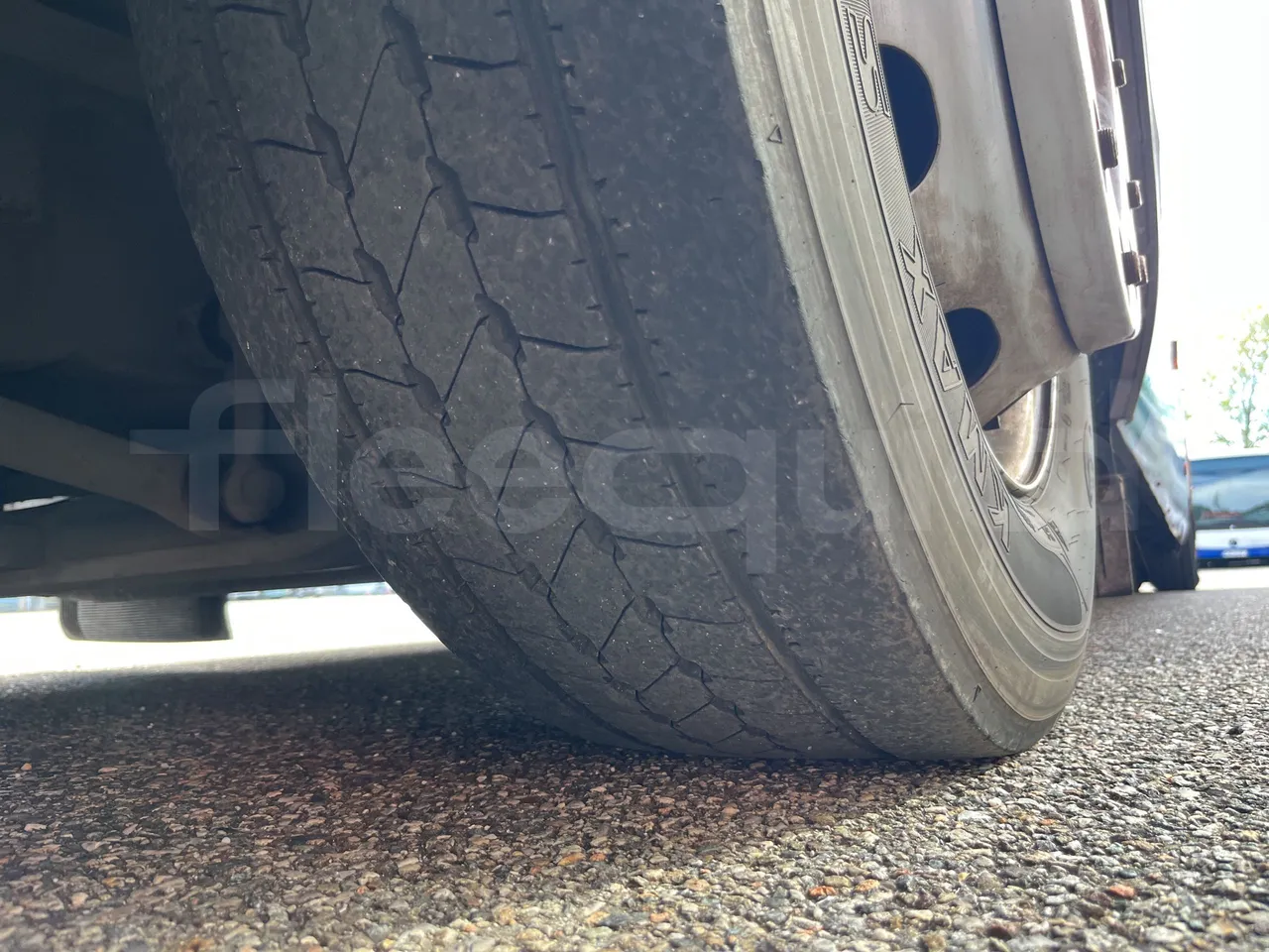 Volvo B9 - First Axle Left Side: Tyre Tread