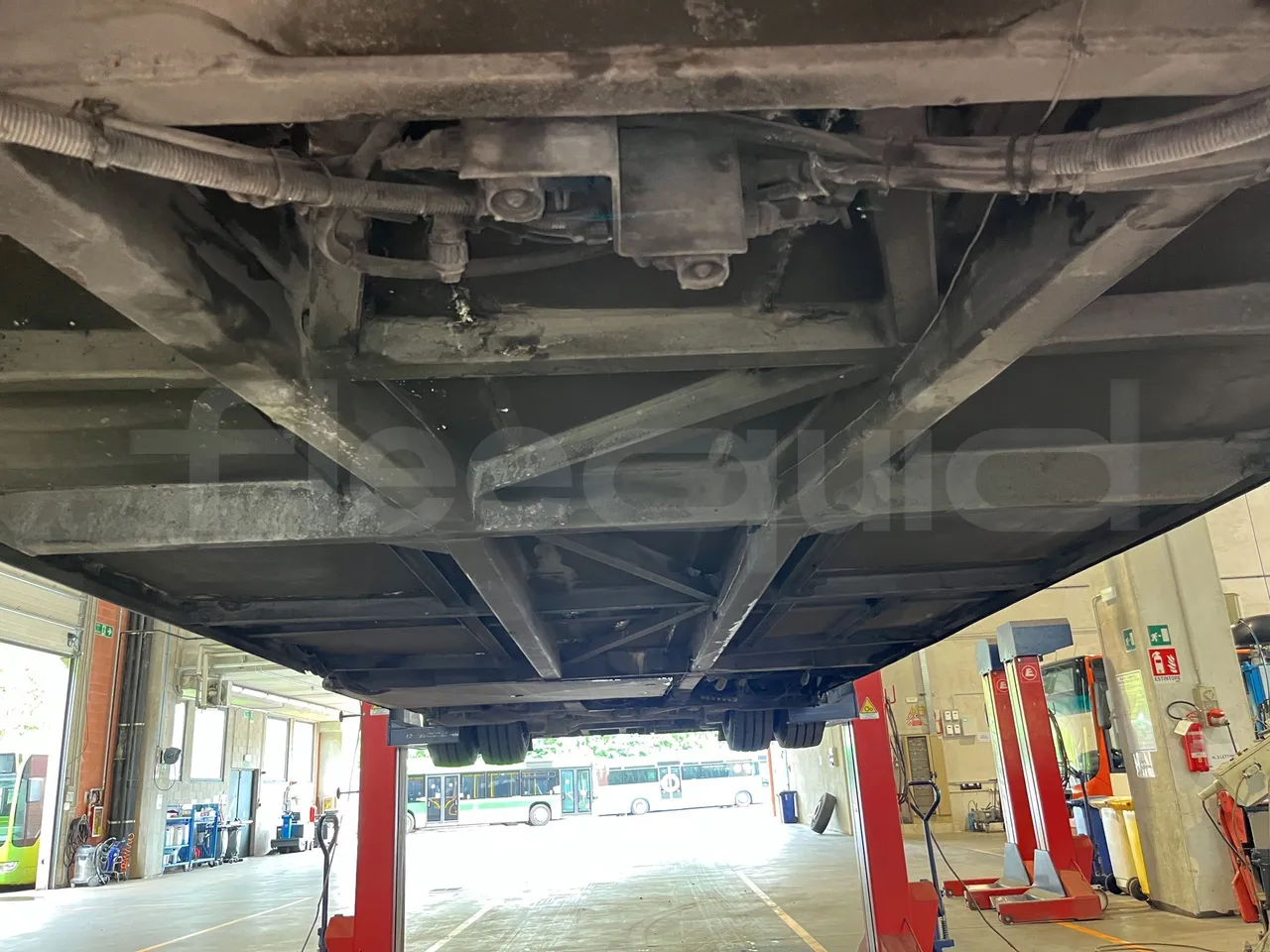 Volvo B9 - Central Undercarriage