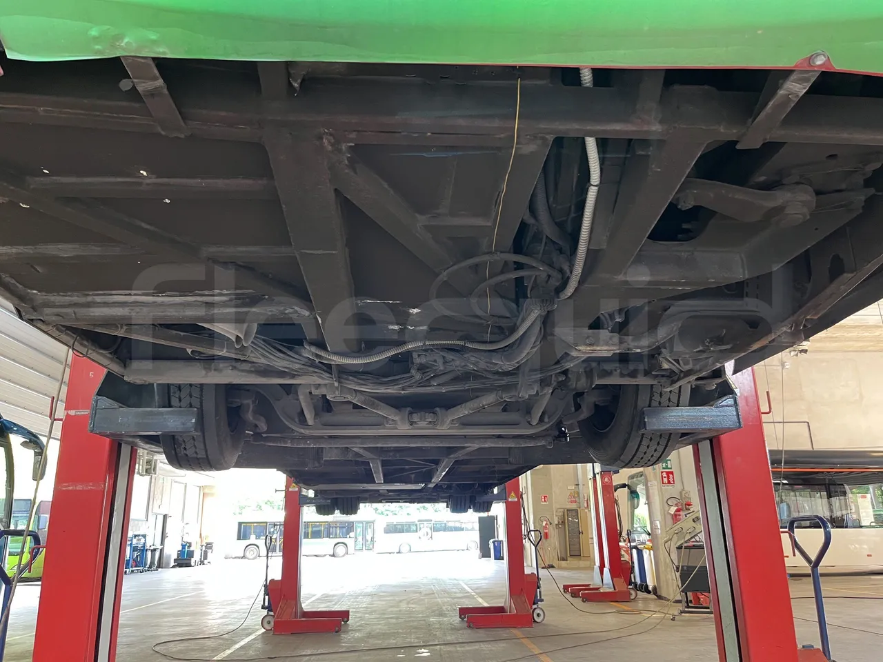 Volvo B9 - Front Undercarriage