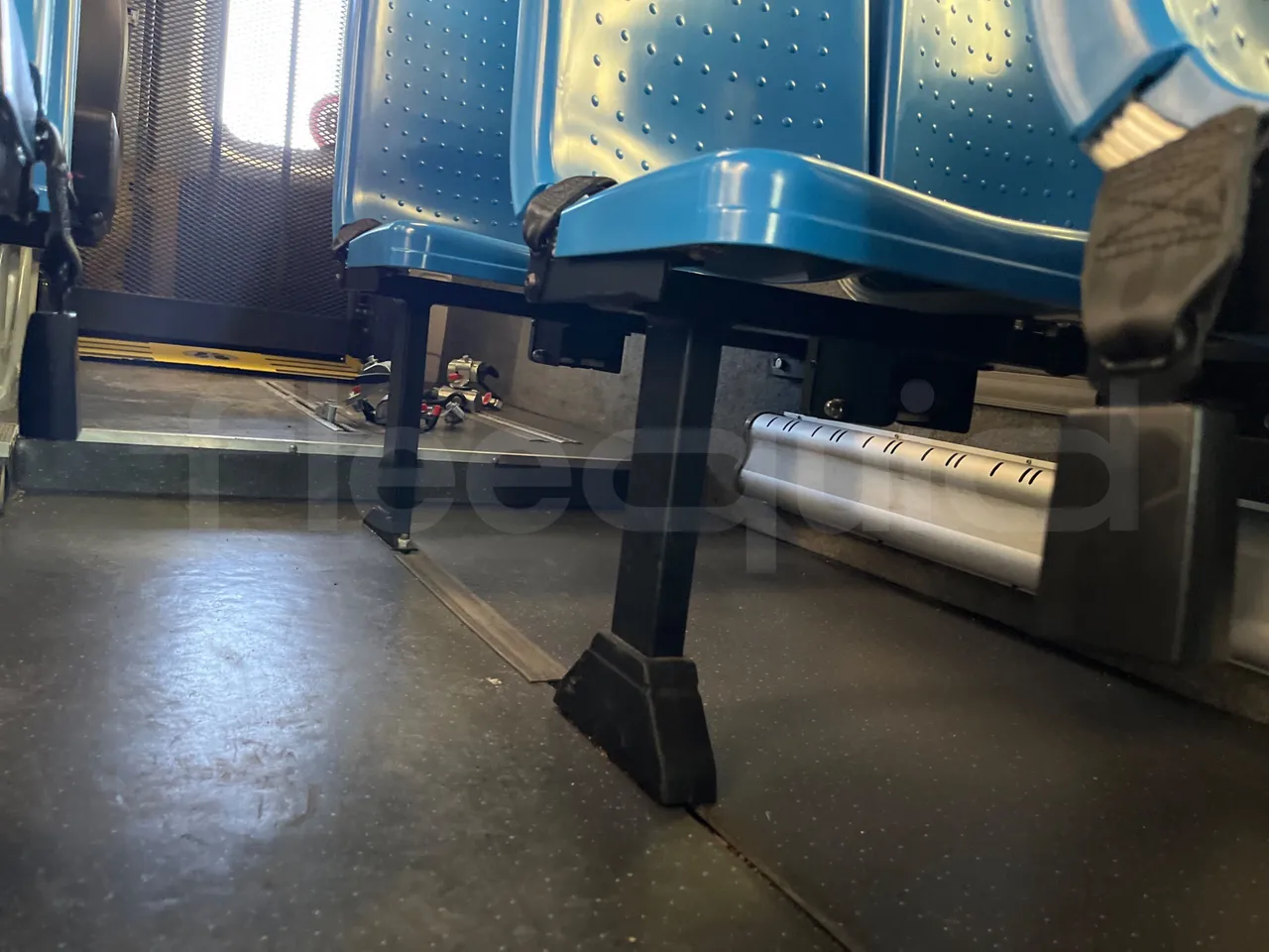 Iveco Daily 50C14N - EUR6 - 100kW - 6,048m - seat brackets photo