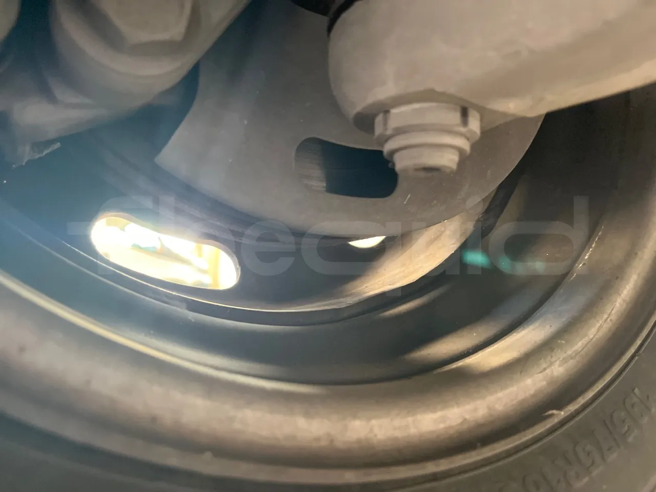 Iveco Daily 50C14N - EUR6 - 100kW - 6,048m - front discs left