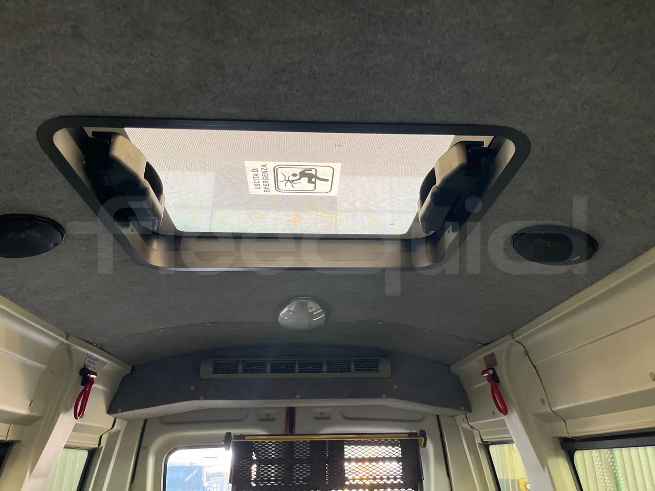 Iveco Daily 50C14N - EUR6 - 100kW - 6,048m - roof hatch 1