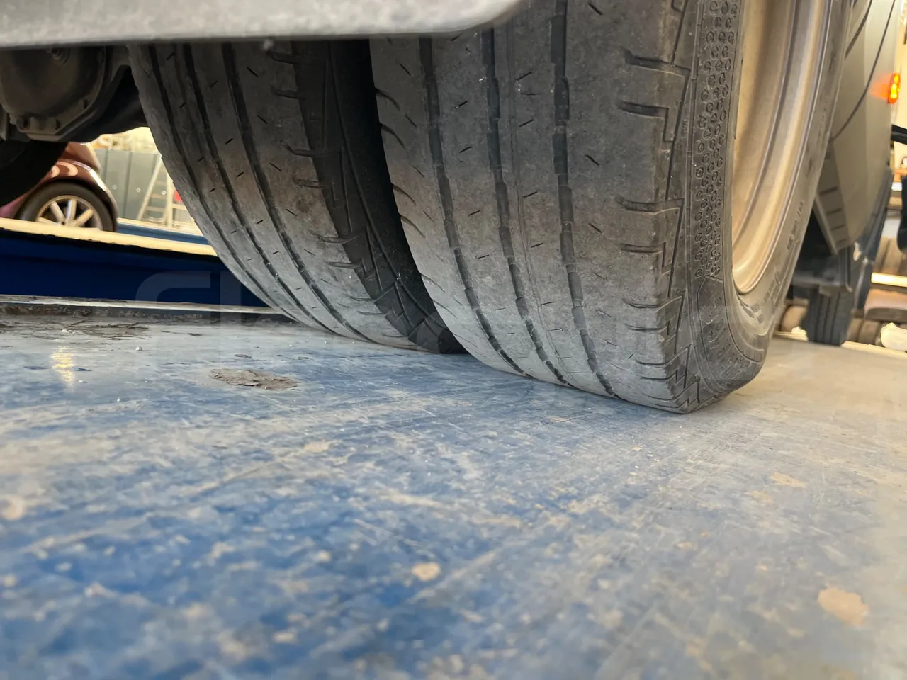 Iveco Daily 50C14N - EUR6 - 100kW - 6,048m - tread condition front tires left
