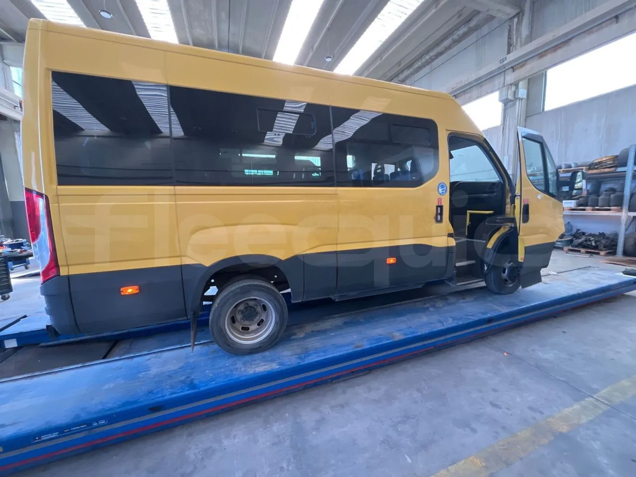 Iveco Daily 50C14N - EUR6 - 100kW - 6,048m - right side doors open