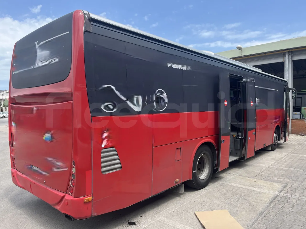 Iveco Arway - 3/4 right rear doors open