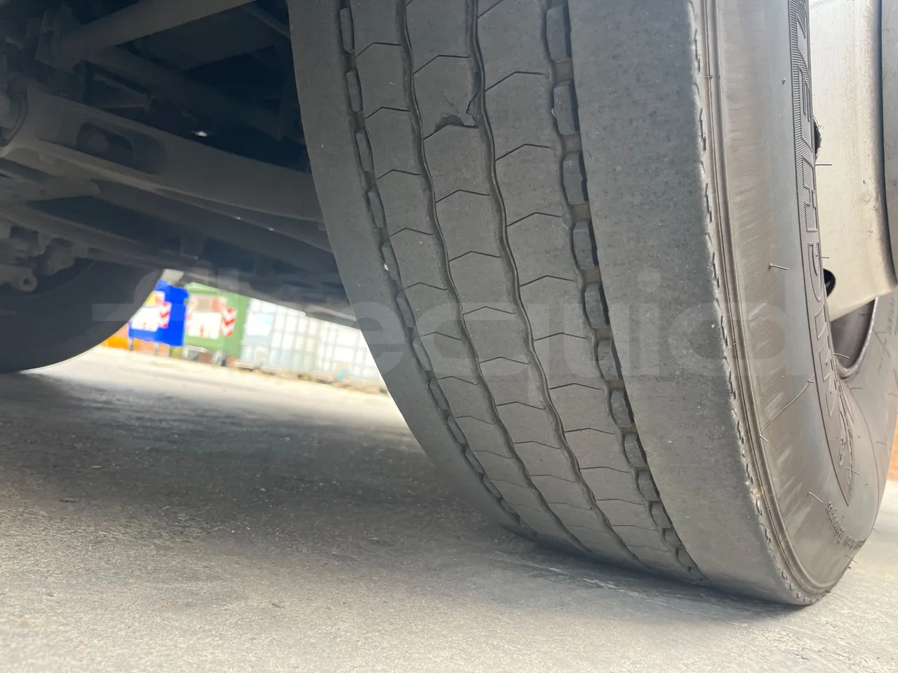 Iveco Arway - tread condition front tires left