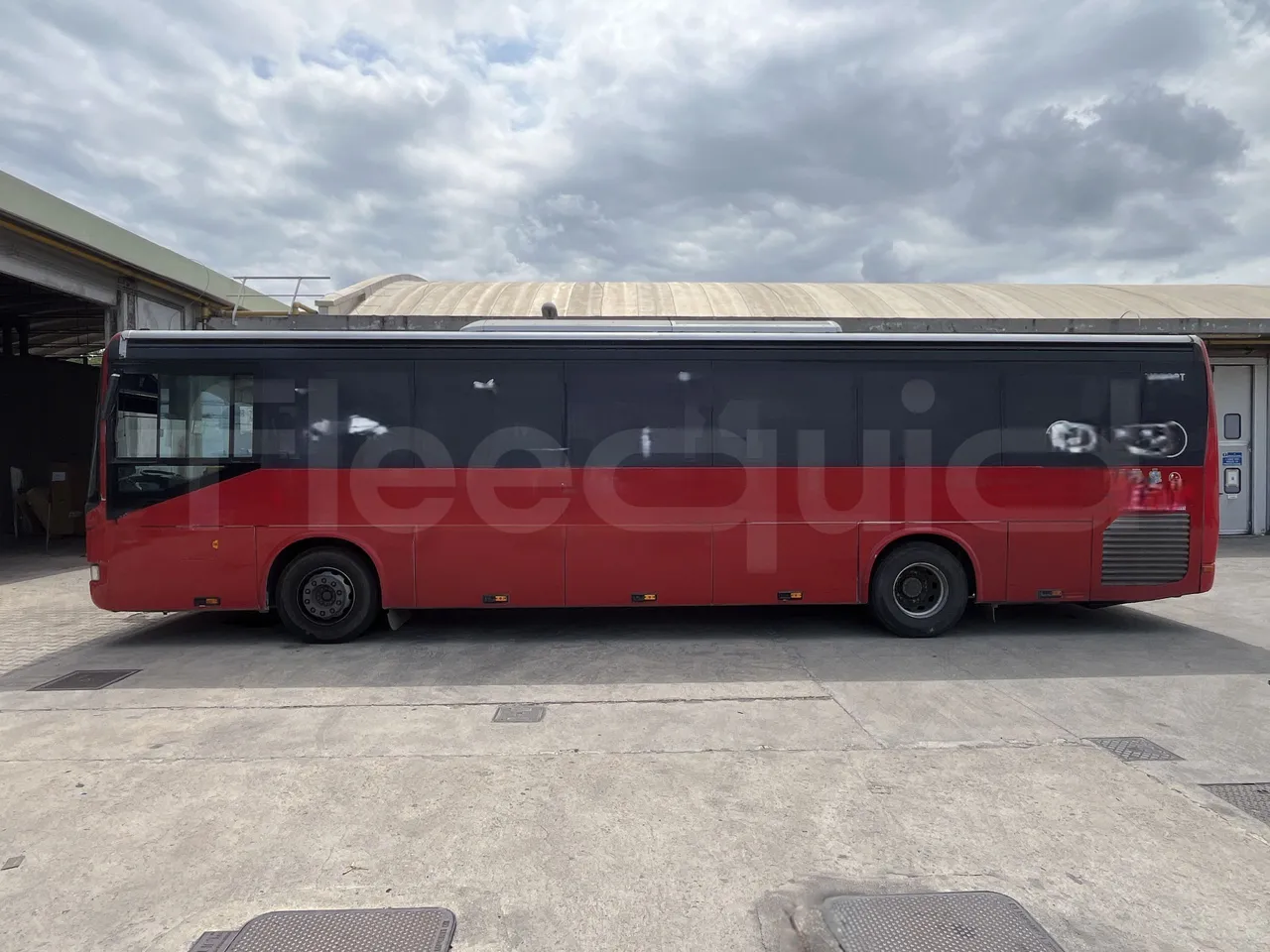 Iveco Arway - left side photo