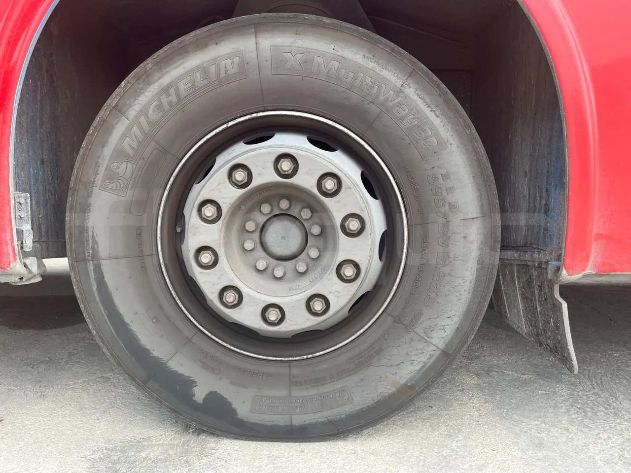 Iveco Arway - front left tire measurements