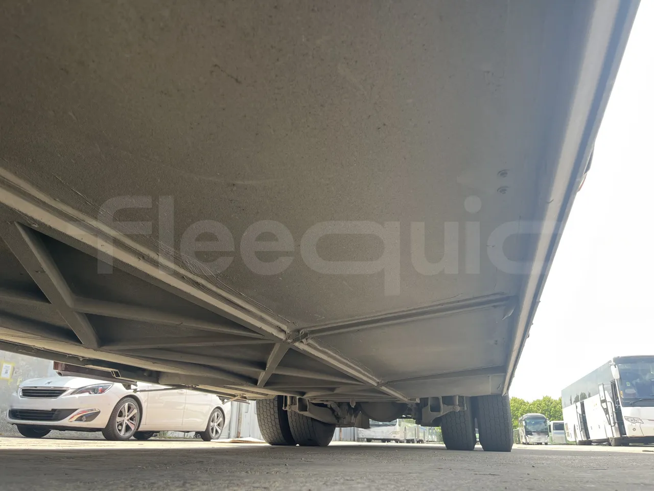 Iveco Arway - central undercarriage photo