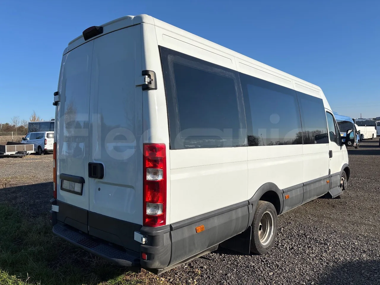 Iveco Daily 50C15V-EURO5-107kW-7.012m - 3/4 right rear doors closed