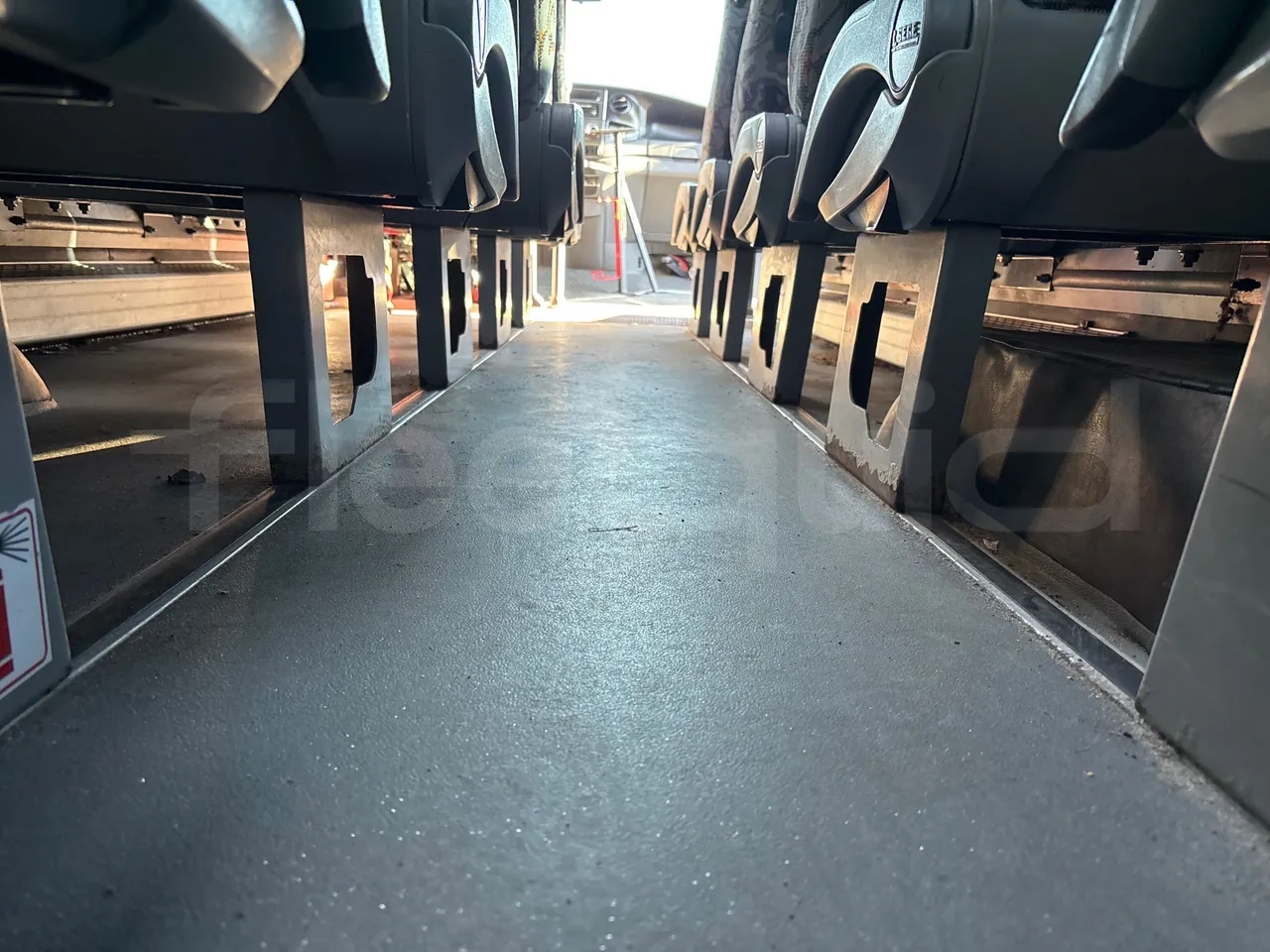 Iveco Daily 50C15V-EURO5-107kW-7.012m - seat brackets photo