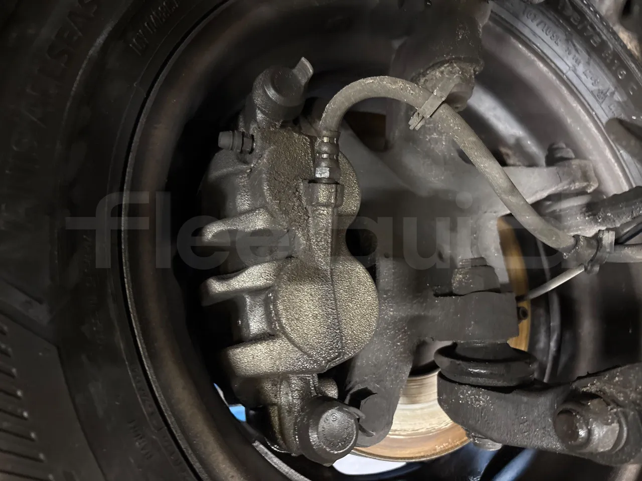 Iveco Daily 50C15V-EURO5-107kW-7.012m - front brake calipers left